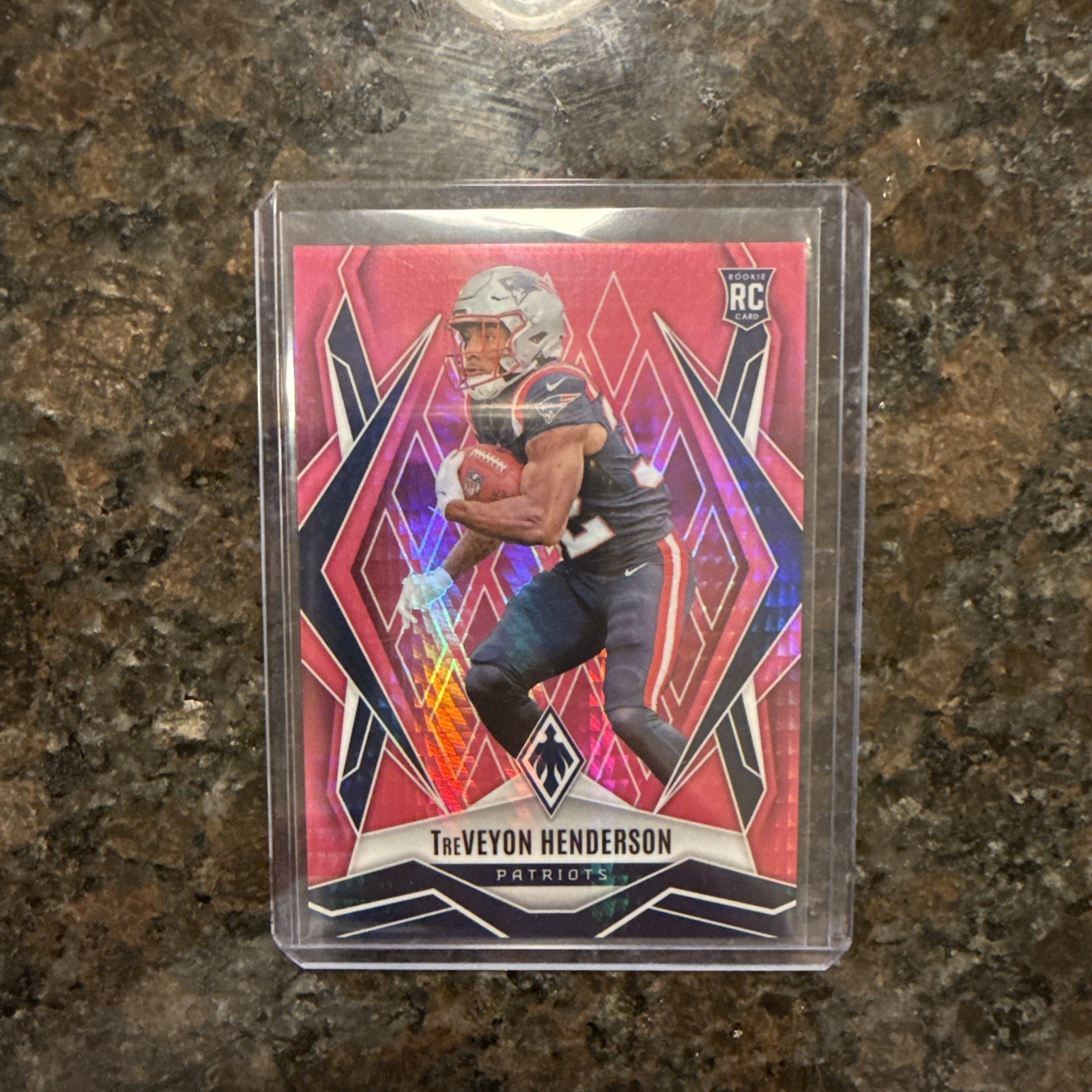 2025 Panini Phoenix - Rookies TreVeyon Henderson #187 Pink Hyper /299 (RC)