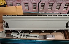 Athearn KIT ACF 55' Centerflow covered Hopper car Undecorated Gray-LAYOUT-KIT