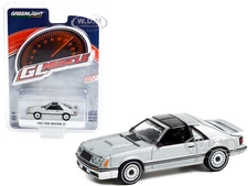 1982 FORD MUSTANG GT 5.0 SILVER MET. 1/64 DIECAST MODEL CAR GREENLIGHT 13310 D