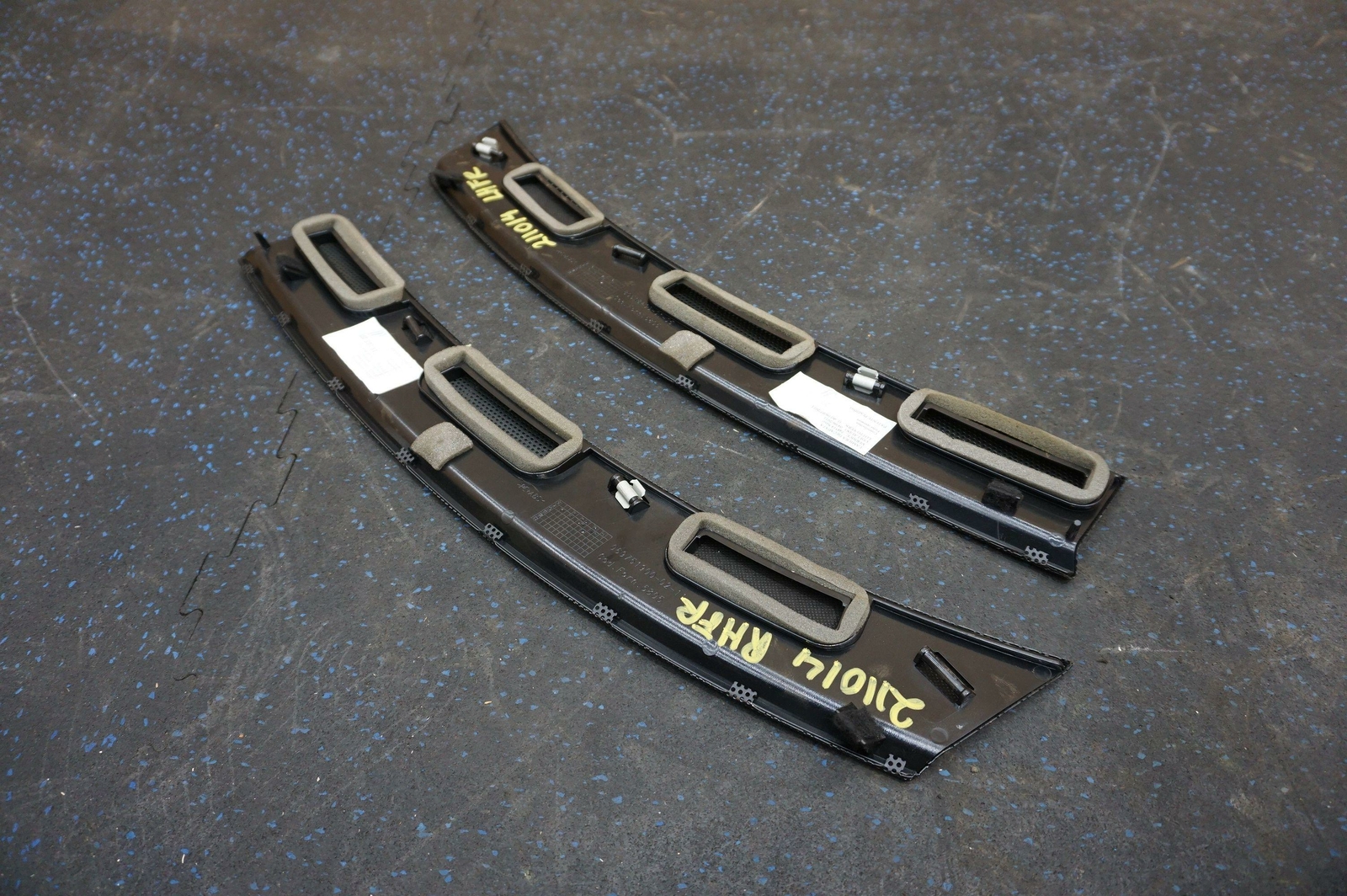 Set of 2 Left Right Dash Defroster Vent Grille LHD USA OEM Ferrari California 12