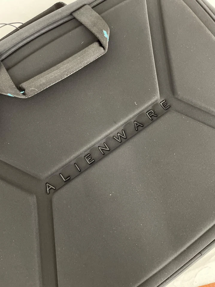 Maletín para computadora portátil para juegos Mobile Edge Vindicator 2.0 Foto 2 de 4