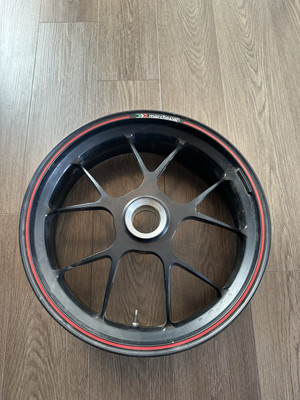ドゥカティ 1098 Marchesini リアホイール s-l400.jpg