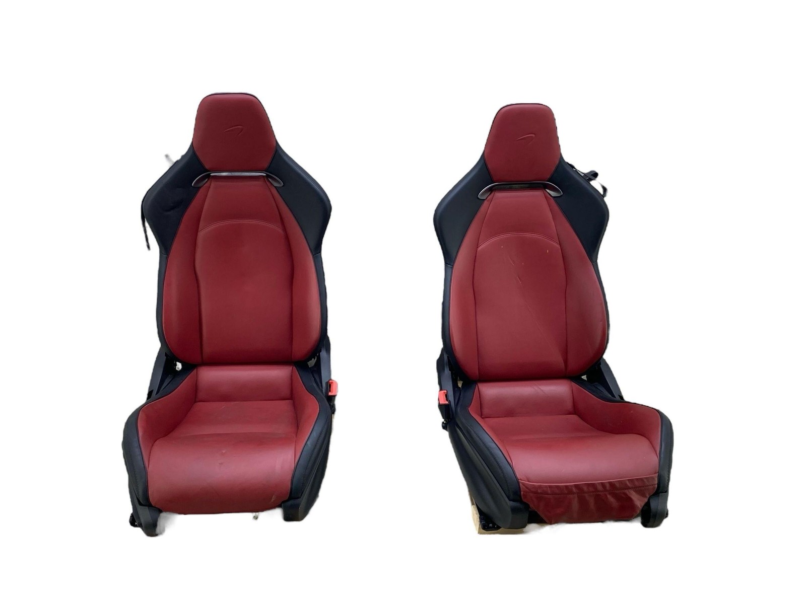 2024 MCLAREN ARTURA FRONT SEAT SET BLACK / RED *INDENTS* OEM