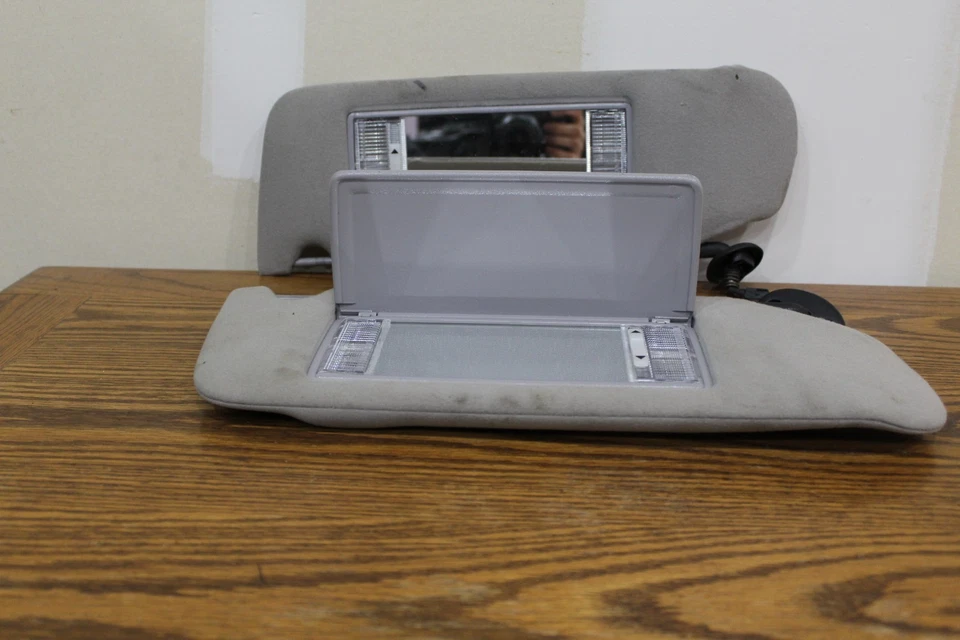 1993-1998 Jeep Grand Cherokee Sun Visor Driver/Passenger GRAY OEM  w/ Homelink - Image 2 of 4