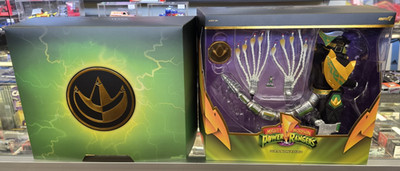 ULTIMATES! Super 7 Mighty Morphin Power Rangers Dragonzord ''MIB''