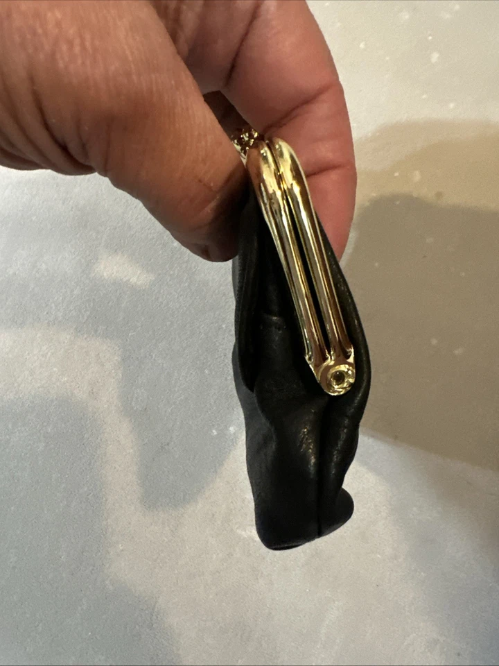 Monedero Buxton de cuero genuino 3x4 negro/dorado Foto 4 de 4