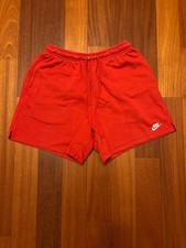 lot de 2 shorts nike bleu et rouge en état neuf de taille S