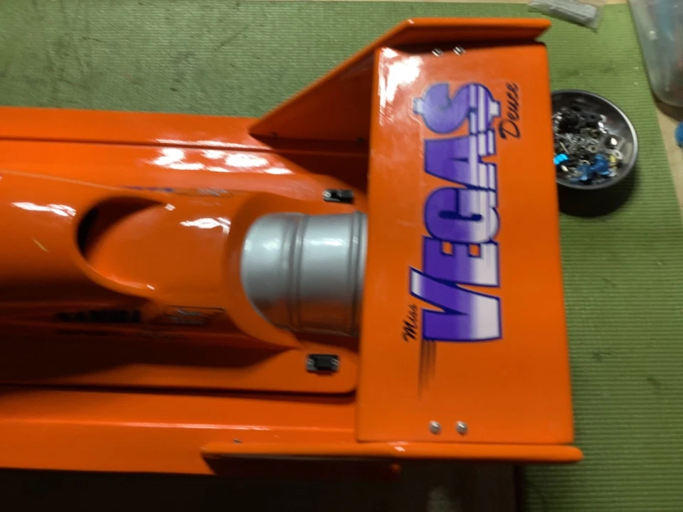 Aquacraft Miss Vegas  Deuce .18 Glow 30 inch RC Boat Clean RTR - Image 4 of 4