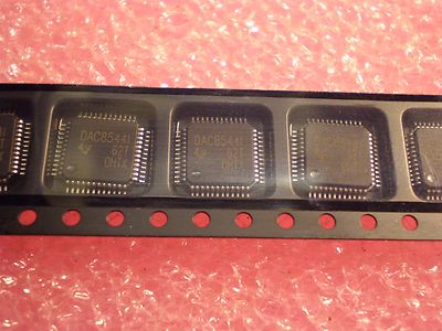 Texas Instruments DAC8544IPFB NOS Digital to Analog Converter