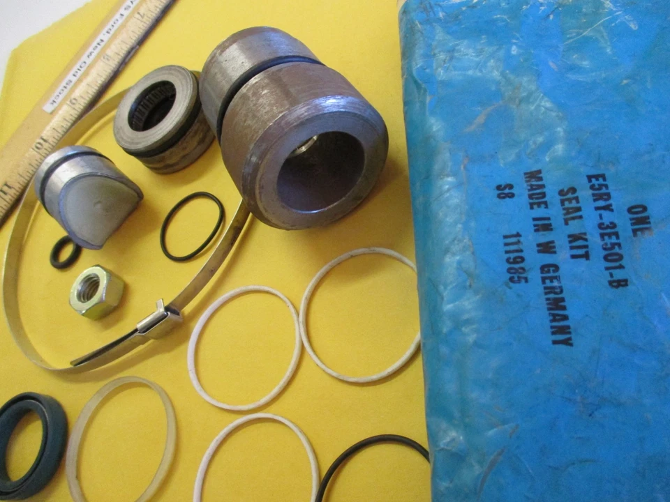 FORD 1985 MERCURY MERKUR XR4TI "SEAL KIT" (POWER STEERING GEAR SECTOR SHAFT) NOS - Image 4 of 4
