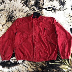 casaco corta vento vermelho