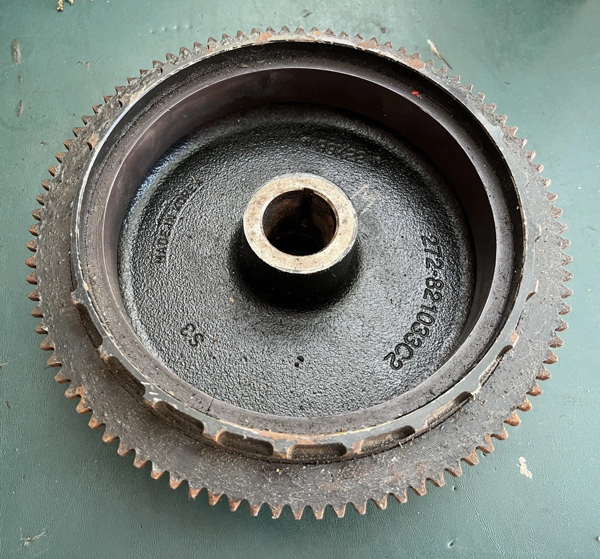 225 250 hp Mercury efi Two Stroke flywheel 272-821033-c2 272 