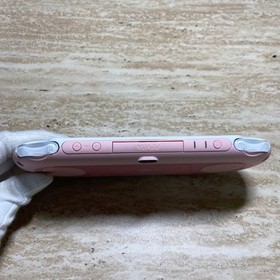 PS Vita PCH-2000 Light Pink White Complete in Box Excellent Condition 7035
