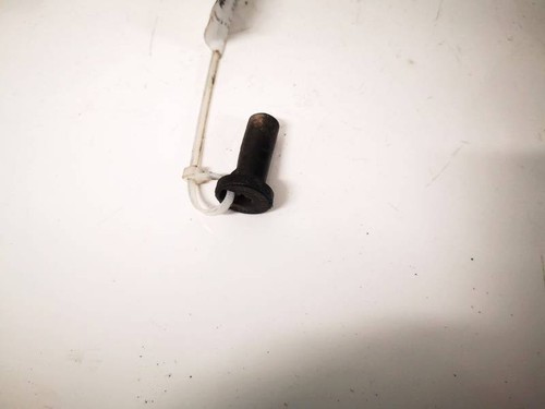 Radiator mount bracket