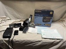 Sony CCD-TRV29 Handicam Camcorder -w- Box, Tapes Accessories