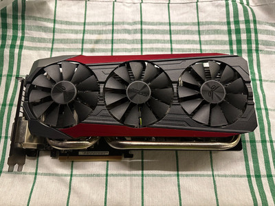 ASUS Radeon ROG Strix R9 390X 8GB Speicher DC3 OC Gamimg 