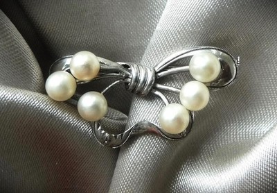 BEAUTIFUL RARE VINTAGE MIKIMOTO OCEAN AKOYA PEARL STERLING SILVER BUTTERFLY PIN!