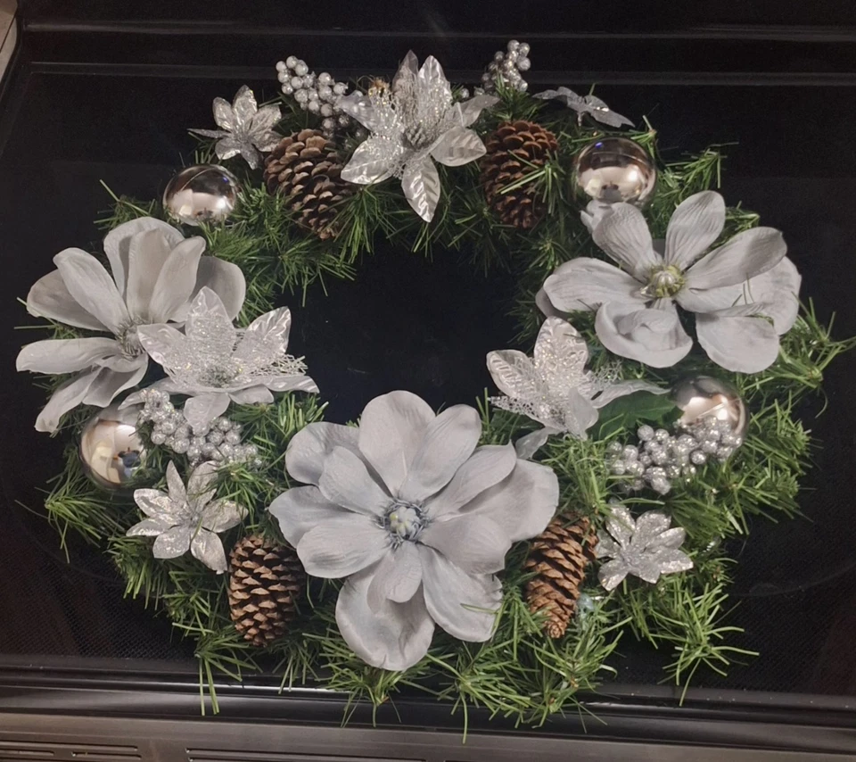 CHRISTMAS WREATH 21" W/GRAYISH BLUE & SILVER FLORAL SILVER BALL ACCENT PINECONES - Image 2 of 4