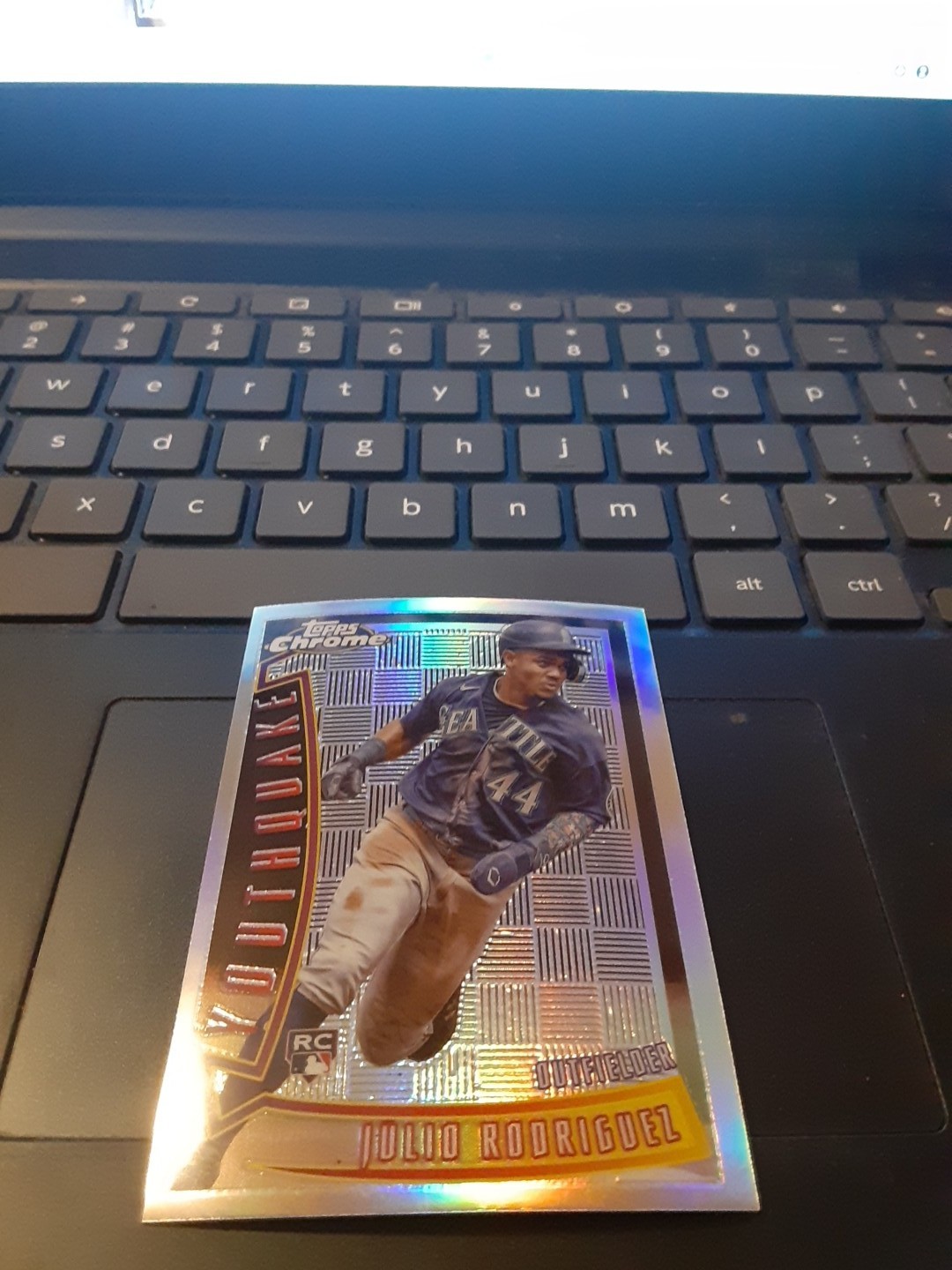 2022 Topps Chrome Sonic Youthquake #YQ-2 Julio Rodriguez Mariners RC