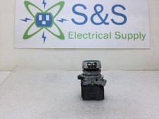 Allen-Bradley 800F-X10 Push Button Contact Block with Green Button 10 Amp 600 V