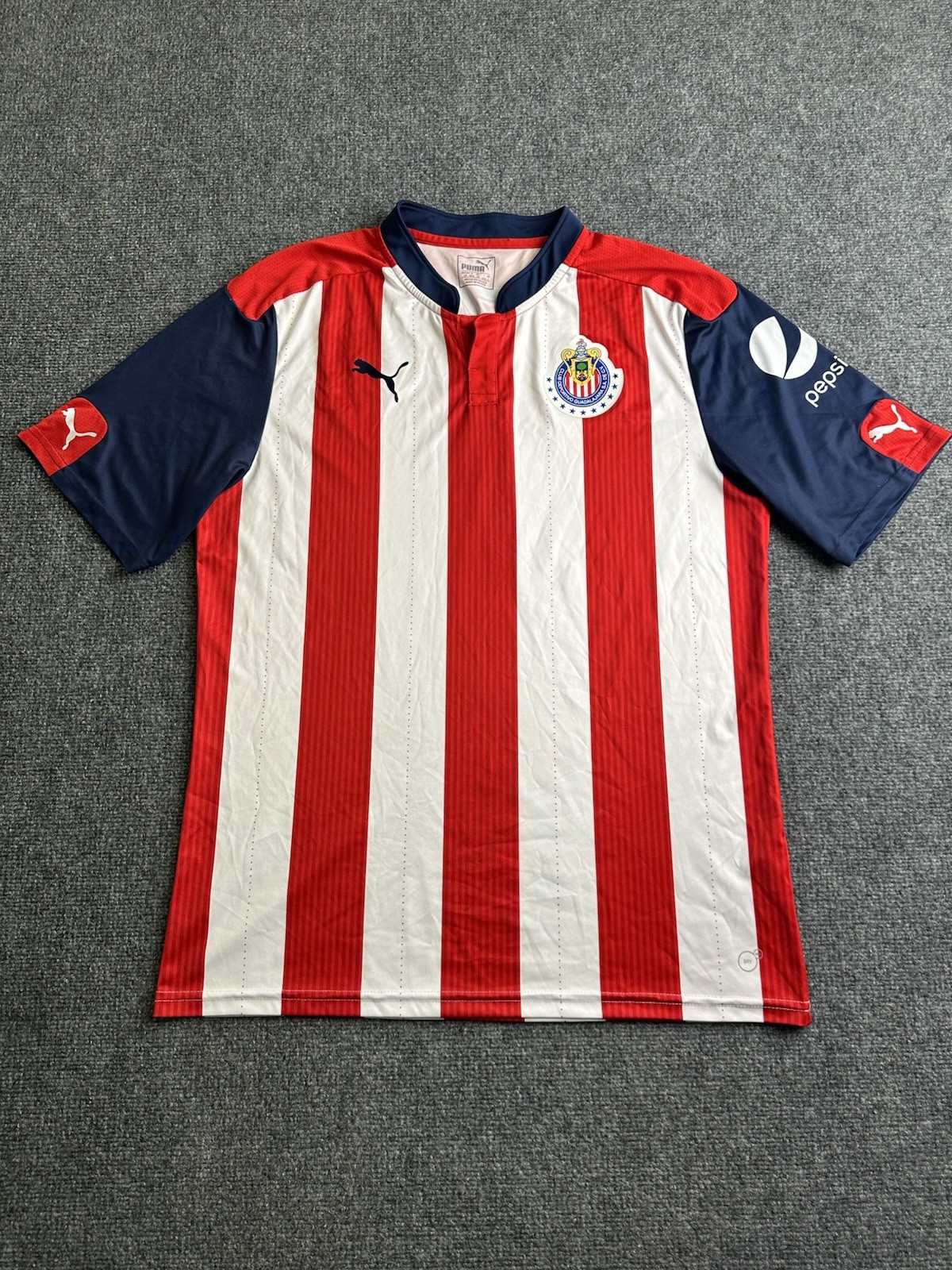 2016-17 Mens Chivas Guadalajara Puma Home Soccer Jersey Made in Mexico, Size L