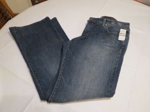 Supreme DISTRESSED LOOSE FIT SELVEDGE JEAN Size 34 in Washed Supreme DISTRESSED LOOSE FIT SELVEDGE JEAN Size 34 in Washed