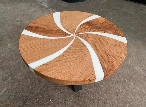 Runder Esstisch aus Kastanienholz nach Maß weiß Epoxidharz | Moderner Tisch aus Kunstharz