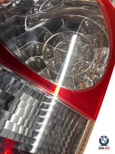 Land Rover Discovery 4 L319 Rear Tail Light Drivers Right Off Side - Picture 5 of 10