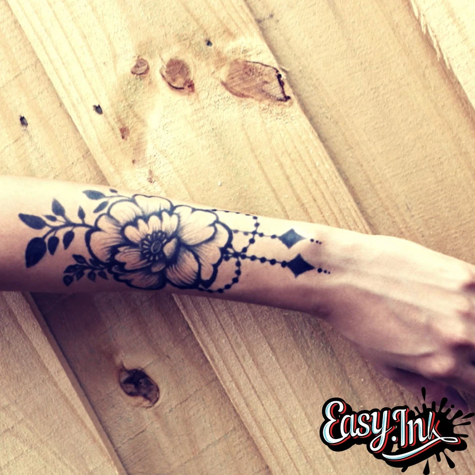 Kit de tinta para tatuaje temporal Easy.ink™ a mano alzada, tinta súper oscura, jagua pura, no henna Foto 3 de 4