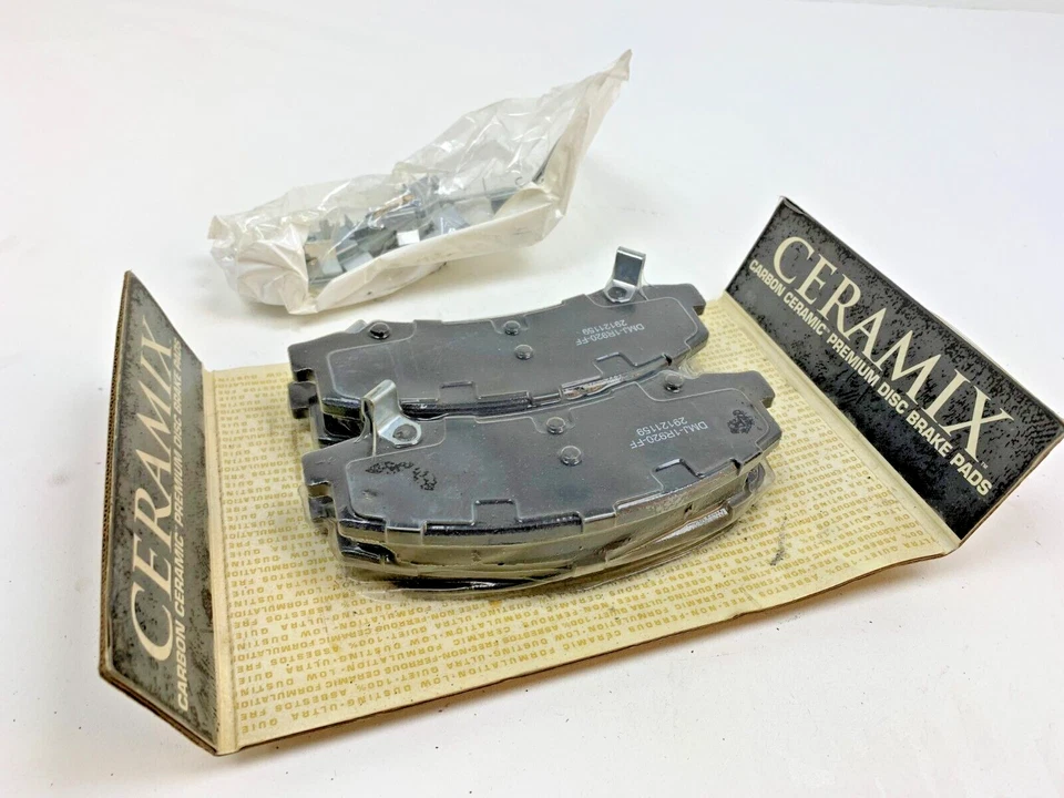 Pastilhas de freio de cerâmica NAPA Ultra Premium UP8269X caixa aberta para GM - Imagem 2 de 3