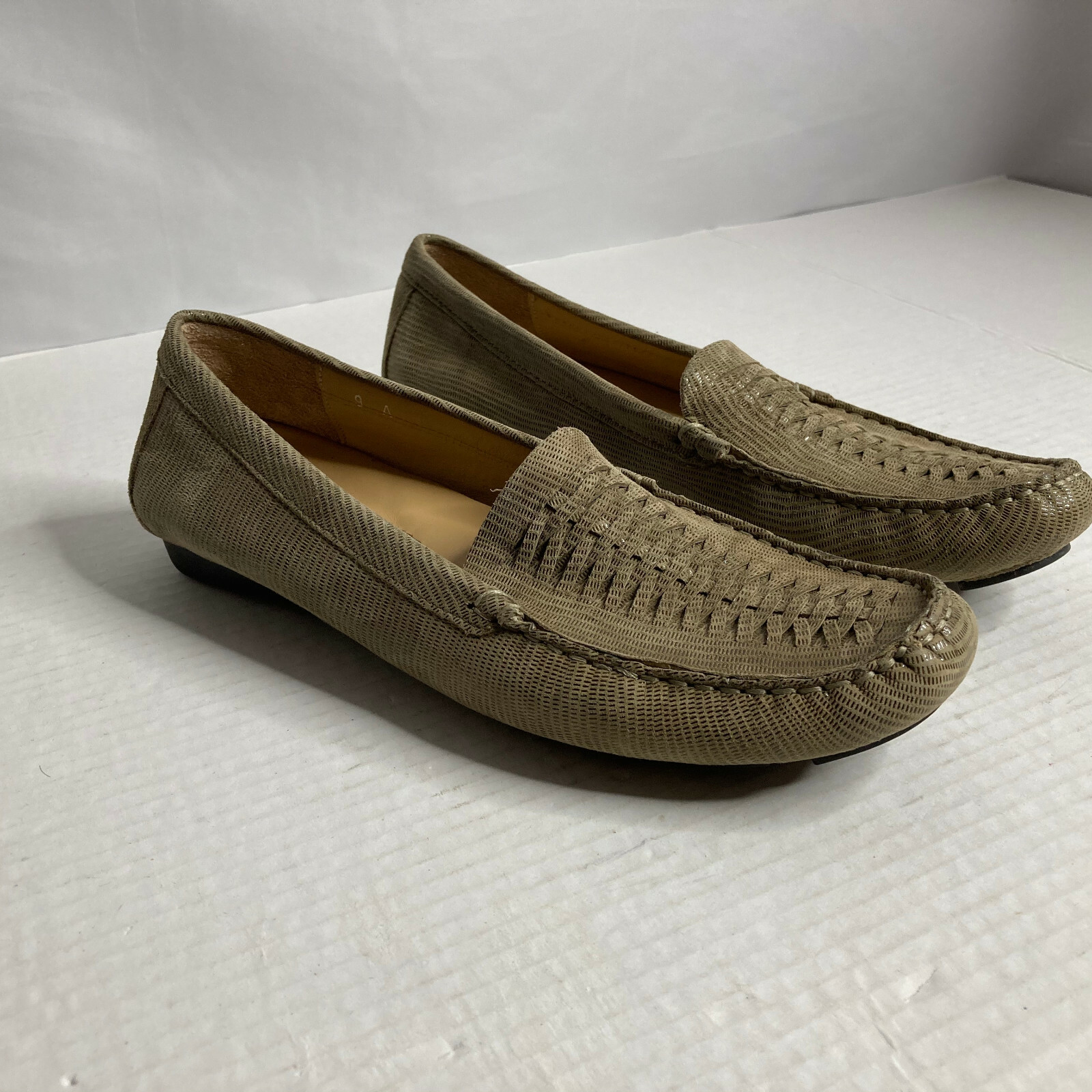 Vaneli Ladies Flat Loafer Tan/Gold 
