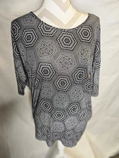 NEW lularoe High Low Top black and white geometric small nwt stretch