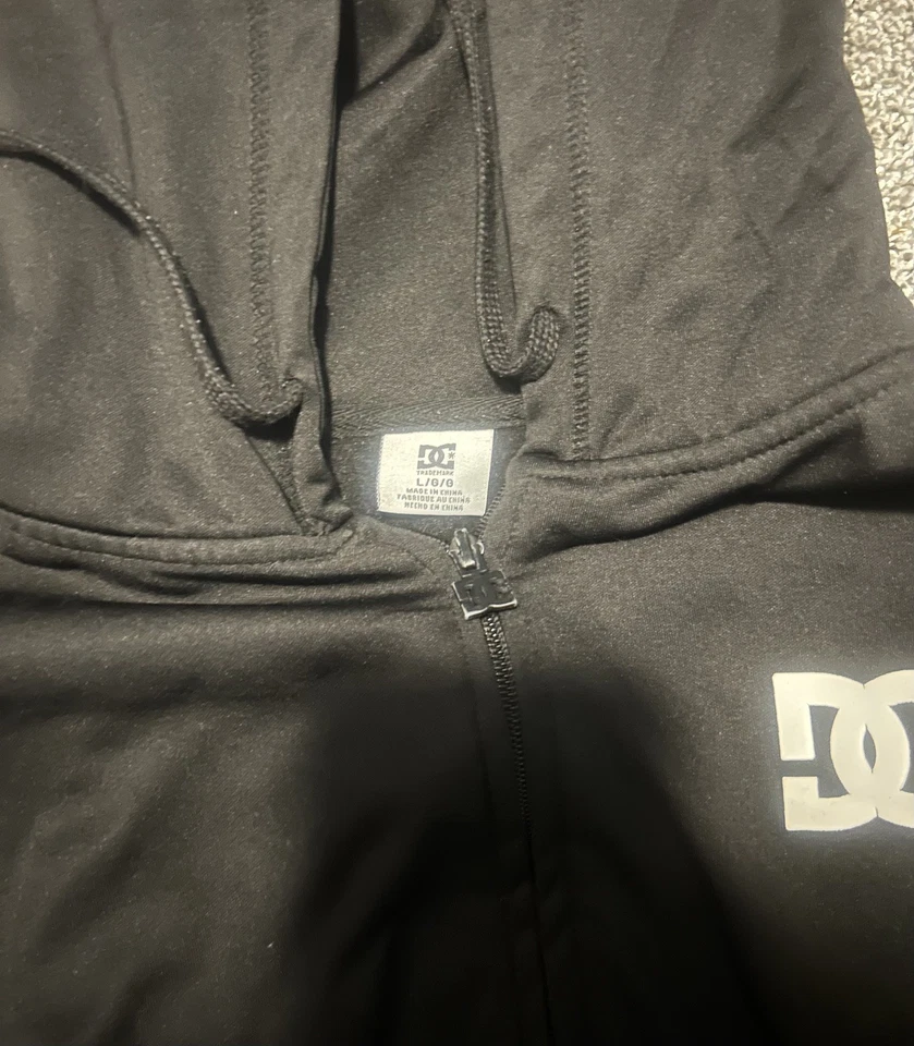 Men's DC Shoes Zip Up Hoodie Black Size Men’s large - Image 2 of 3