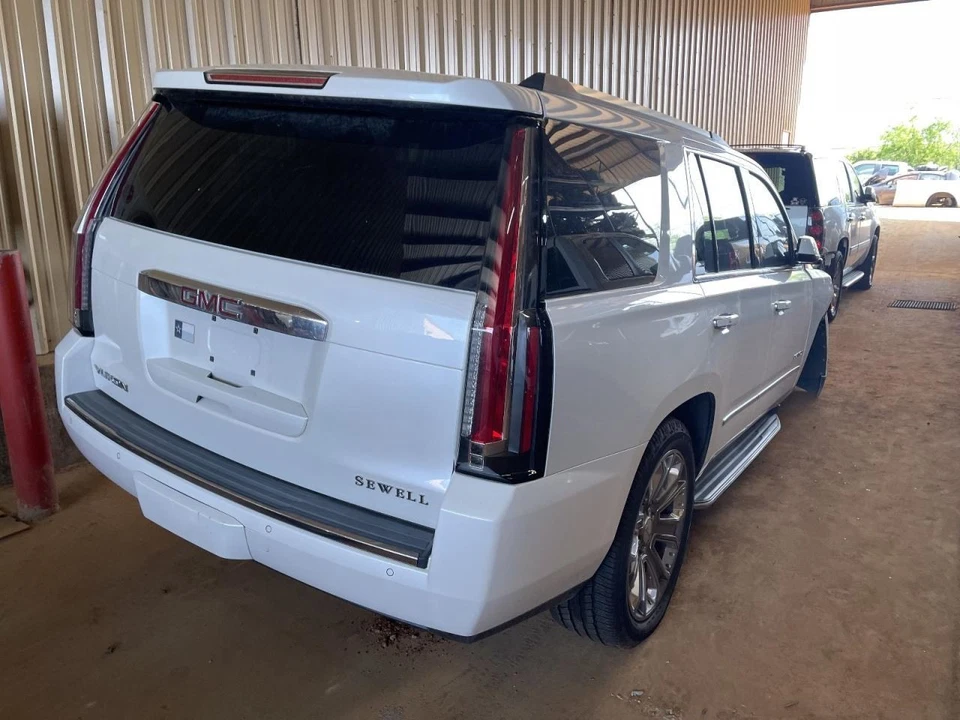 (LOCAL PICKUP ONLY) Rear Bumper Without Electric Parking Brake Denali Fits 15-16 - Image 2 of 4