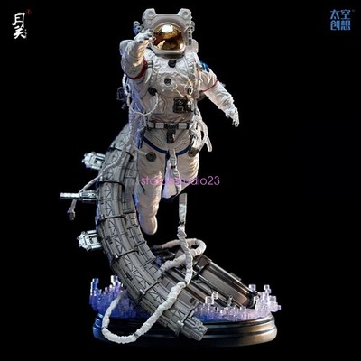 Yueguan Studio Astronaut Feitian Figure Statue Resin Model Collectible Boy Gift