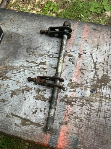 94 Kawasaki Ninja 600R Rear Wheel Axle  - Photo 1 sur 2