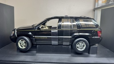 AUTOart Jeep Grand Cherokee Black 1/18 Scale Model 74012 | eBay