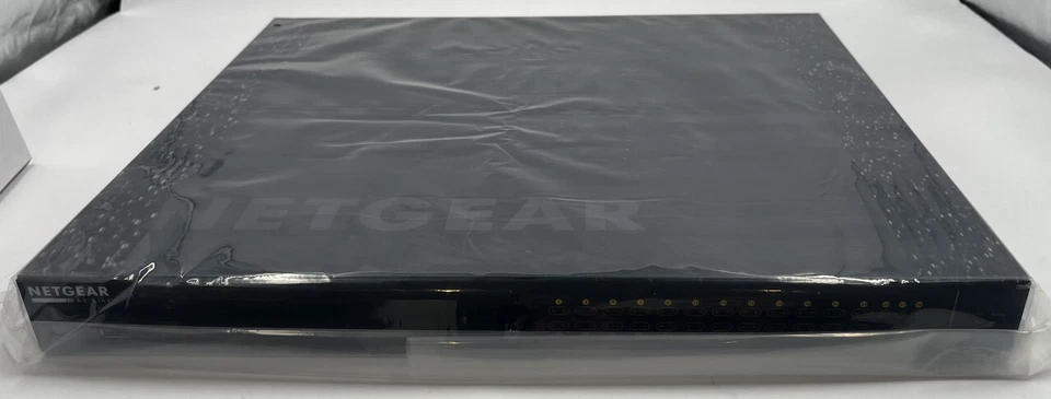 NETGEAR M4250-26G4XF-POE+ 26-PORT MANAGED SWITCH WITH 4X 10G SFP+ UPLINKS - Image 3 of 4