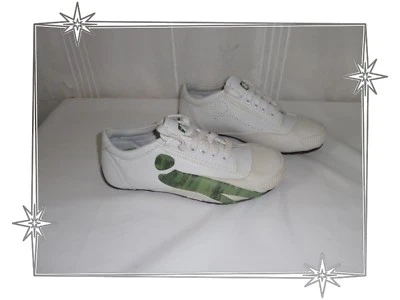C - Chaussures Baskets Bas Blanc et Vert Camouflage Cushe Pointure 36 Neufs - Photo 1/4