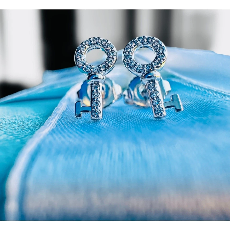 RARO Aretes Llaveros de Diamantes Tiffany & Co. en Oro Blanco de 18k Foto 2 de 4