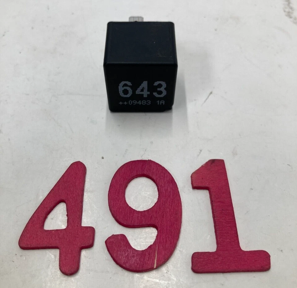 95-23 Audi A6 Quattro Front/Rear Power Relay Control Module 4 Pins OEM 8K0951253 - Image 2 of 4