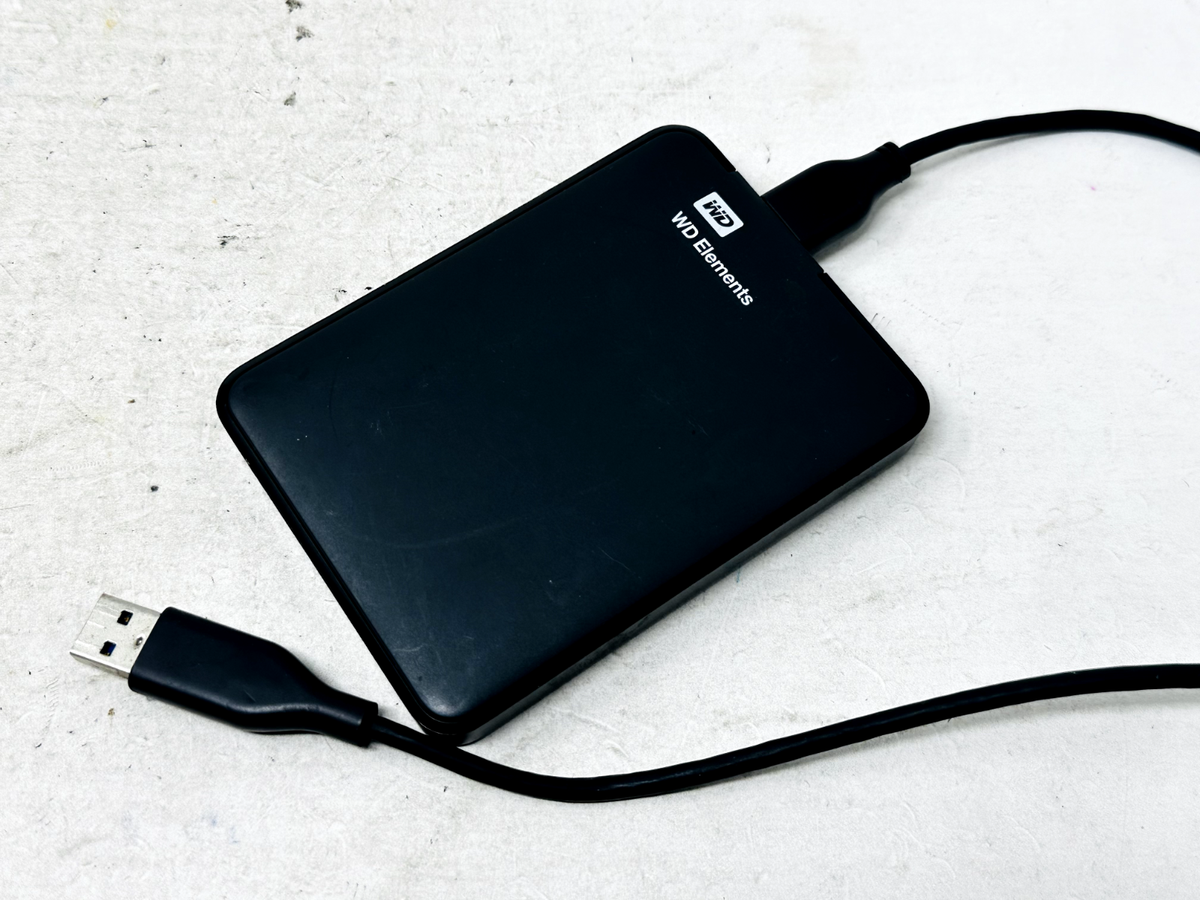 Western Digital WD Elements WDBUZG0010BBK-05 1TB Hard Drive Western Digital WD Elements WDBUZG0010BBK-05 1TB Hard Drive