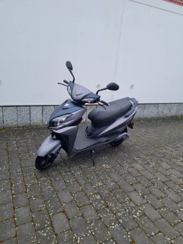 Futura Falcon 3400Li  Elektroroller 45 km h