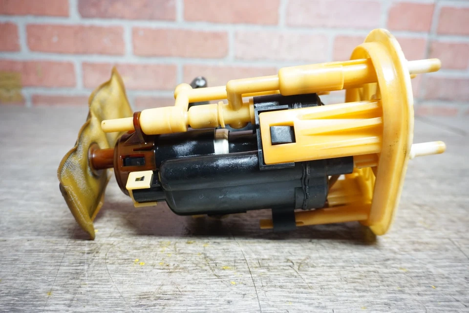 Hyundai Santa Fe 2004-2005 2,7 L V6 gasolina bomba de combustible trasera sensor de nivel del transmisor OEM Foto 3 de 4