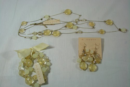 Mirian Haskell Necklace Set with Bracelet Earrings Gold Tone Glass Beads New - Picture 4 of 7