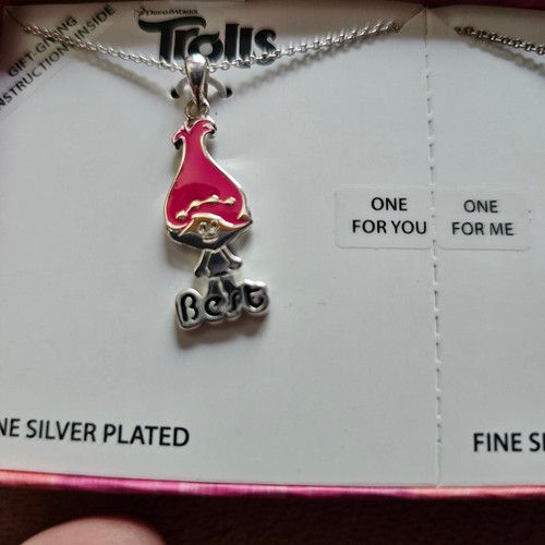 Neu DreamWorks Trolls Mohnzweig beste Freunde Halskette Set für Damen/Mädchen Neu im Karton - Bild 3 von 8