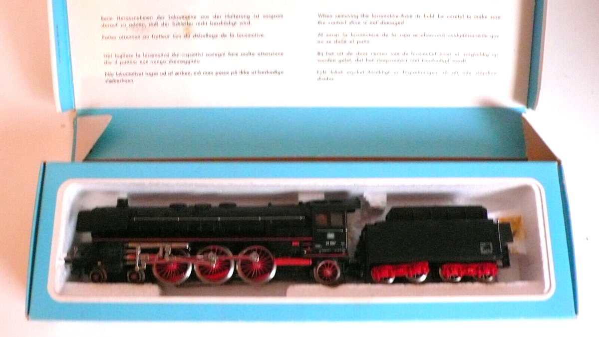 MARKLIN TRAINS 3 rails échelle HO #3048 DRG 4-6-2 classe 01 locomotive