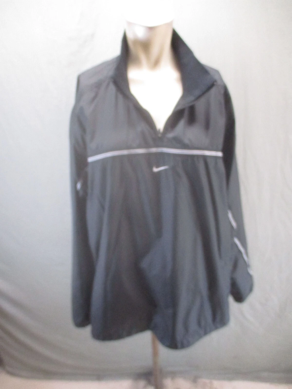NIKE Size XL Mens BLK 1/2 Zip Lightweight Waterproof Running Windbreaker 225