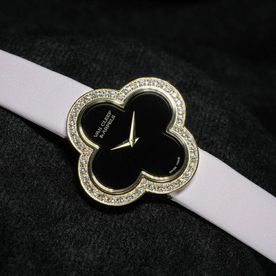 VAN CLEEF & ARPELS Alhambra VCARN5HZ00 Black Men's Used Watch