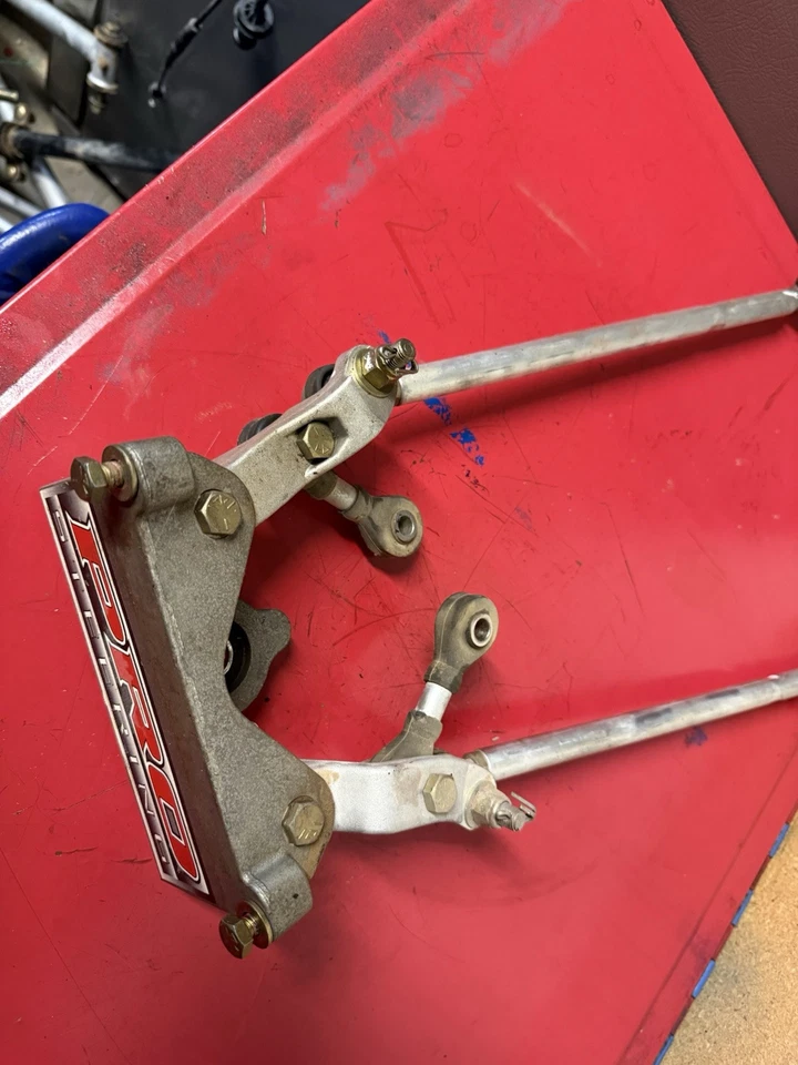 Polaris Outlaw 500 2006 vástago de dirección y barras de amarre Foto 2 de 3